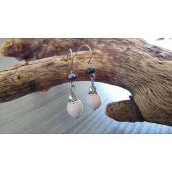 Black ceramic earrings and pale pink stainless steel earthenware
