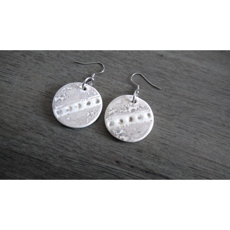 Boucles d'oreilles céramique grise et blanche