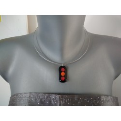 collier verre fusing noir et rouge