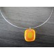 Pendentif femme verre fusing jaune et orange créatrice vendée