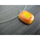 Pendentif femme verre fusing jaune et orange créatrice vendée