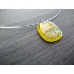 Yellow dichroic pendant with fusing glass reflection handmade vendée creation