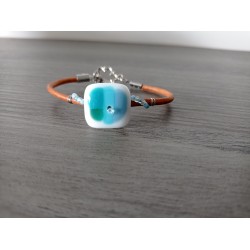 Bracelet bleu vert blanc verre artisanale sur cuir marron et acier inoxydable made in france vendée