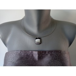 collier de verre fusing rayé noir blanc et gris