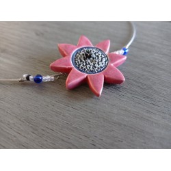 Pendentif fleur rose et turquoise faïence blanche émaillé céramique artisanale made in france