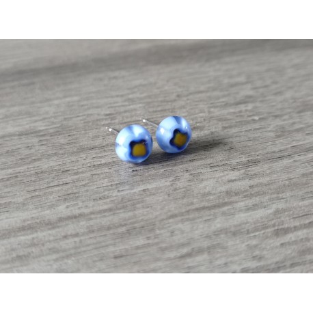 Boucles d'oreilles puce verre fusing millefiori bleu.