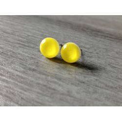 Boucles d'oreilles puce verre fusing jaune et blanc