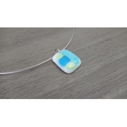 Pendentif bleu, vert et blanc en verre fusing création artisanale vendée