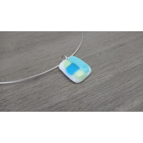 Blue and white pendant with dichroic effect in fusing glass craft creation vendée