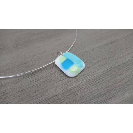 Pendentif bleu, vert et blanc en verre fusing création artisanale vendée