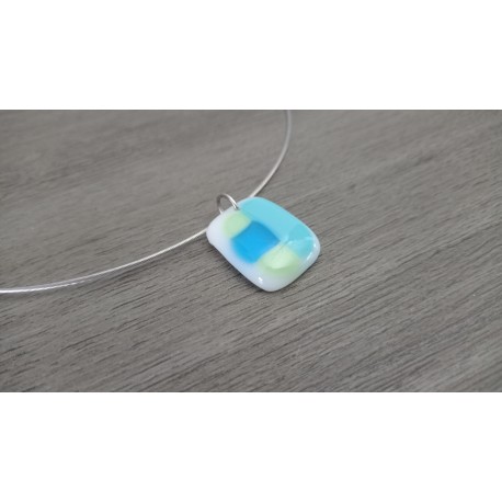 Pendentif bleu, vert et blanc en verre fusing création artisanale vendée