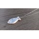 Pendentif poisson bleu faïence blanche émaillé céramique artisanale made in france