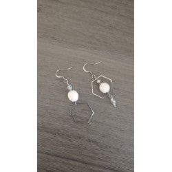 Boucles d'oreilles asymétriques céramique blanches