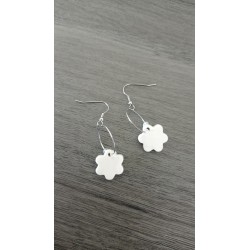 Boucles d'oreilles céramique, créoles blanc et fleurs