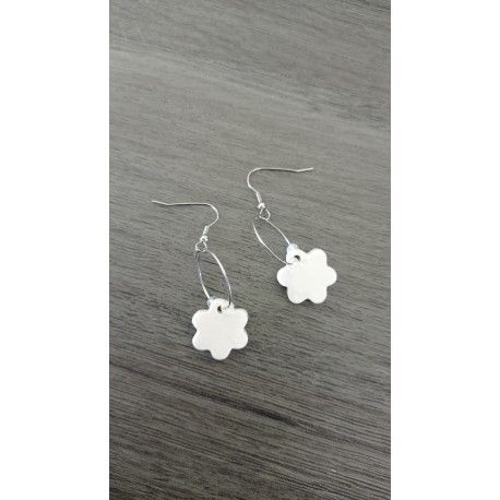 White and flower round ceramic earrings