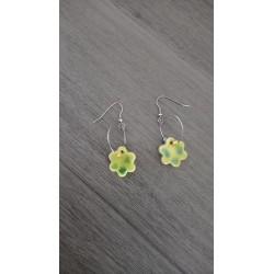 Boucles d'oreilles céramique fleurs créoles vertes