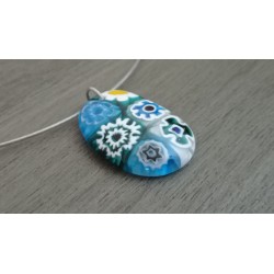 Pendentif femme en verre fusing millefiori coloris bleu créatrice bijoux artisanaux vendée