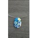 Pendentif femme en verre fusing millefiori coloris bleu transparent créatrice bijoux artisanaux vendée