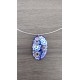 Pendentif femme en verre fusing millefiori coloris bleu foncé créatrice bijoux artisanaux vendée