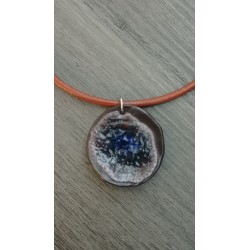 Pendentif verre sur faïence émaillé bleu blanc