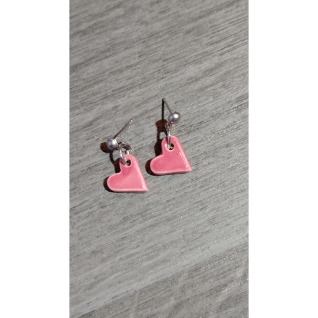 Boucles d'oreilles puces fantaisie céramique cœur rose