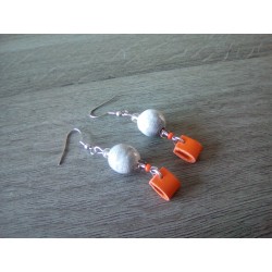 Boucles d'oreilles céramique grise et blanche