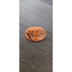Broche ovales nature en faïence artisanale coloré orangesur acier inoxydable made in france vendée
