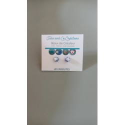 Les insolites : Boucles d'oreilles puce verre fusing millefiori bleu turquoise blanc fleurs