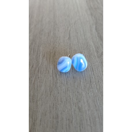 Boucles d'oreilles puce verre fusing bleu ciel acier inoxydable