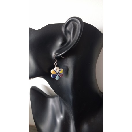 Boucles d'oreilles colorés forme fleur de faïence céramique multicolore