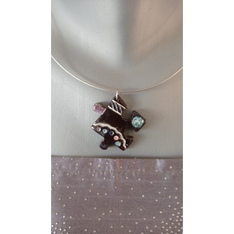 Collier céramique puzzle rose turquoise blanc et noir
