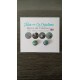 Les insolites : Boucles d'oreilles puce verre fusing millefiori bleues vertes et blanches fleurs