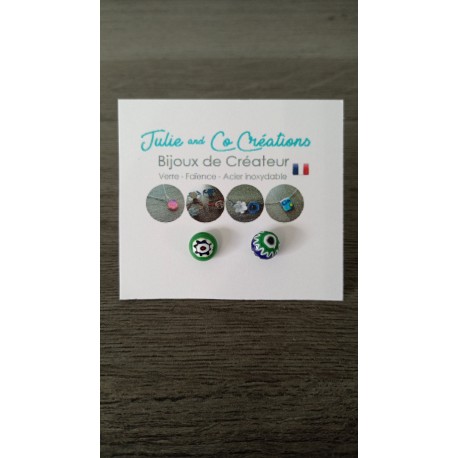 Les insolites : Boucles d'oreilles puce verre fusing millefiori bleues vertes et blanches fleurs