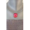 Pendentif rouge aux reflets changeant de verre dichroic en fusing création artisanale vendée
