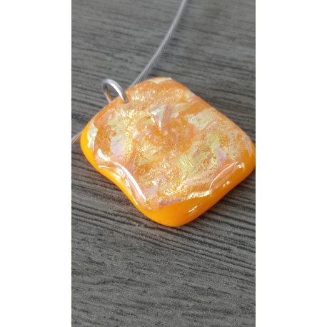 Pendentif orange transparent dichroic reflets rose doré en verre fusing création artisanale vendée