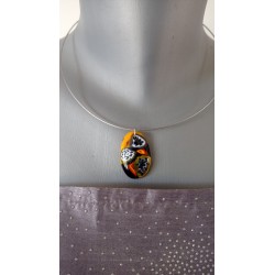Pendentif femme verre fusing millefiori orange et jaune créatrice bijoux artisanaux vendée