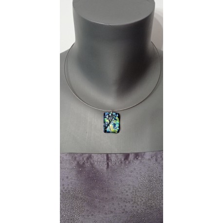 Black pendant dichroic effect in fusing glass craft creation vendée