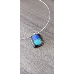 collier de verre fusing noir blanc bleu et rose dichroïc